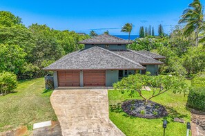 Exterior - Bright, modern home w/ocean views from the huge wraparound deck & private pool (Princeville)