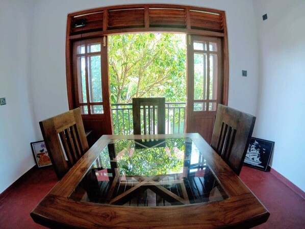 Dining - Top Mount villa - Upstairs Apartment (Dodanduwa)