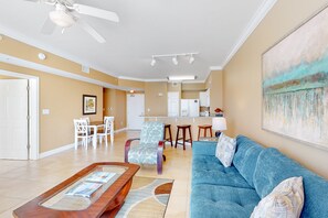 TV, DVD player - Picturesque beachfront condo with gym, BBQ area, pools & hot tub (Panama City Beach)