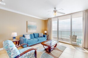 TV, DVD player - Picturesque beachfront condo with gym, BBQ area, pools & hot tub (Panama City Beach)