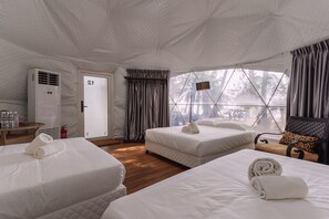 Family Room | Iron/ironing board, bed sheets - Roxy Sematan Villa & Townhouse (Lundu)