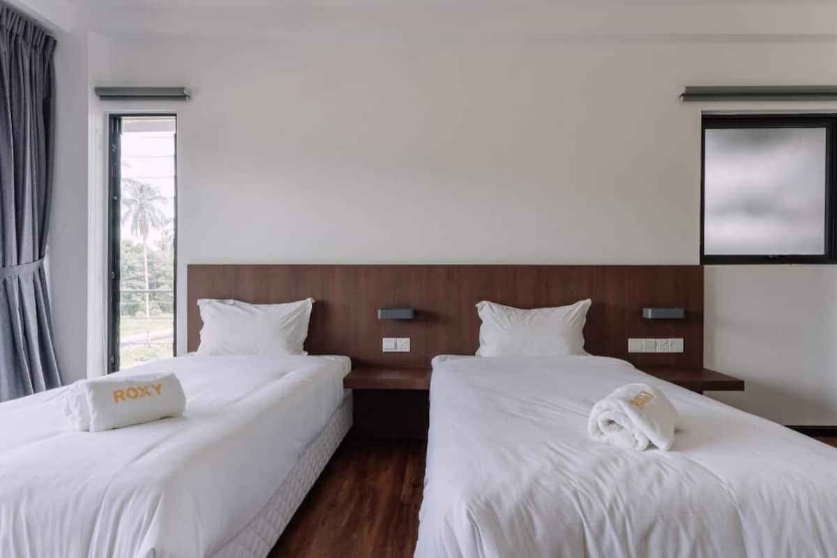 Iron/ironing board (on request), bed sheets