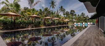 Roxy Sematan Villa & Townhouse