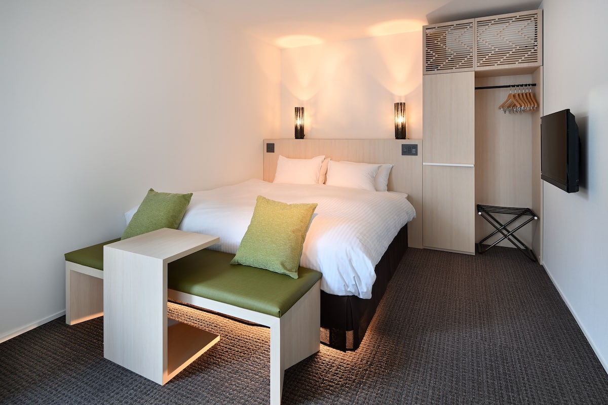 Superior-Zimmer, 1 King-Bett, Gartenblick (King) | 1 Schlafzimmer, Zimmersafe, Verdunkelungsvorhänge, Bügeleisen/Bügelbrett