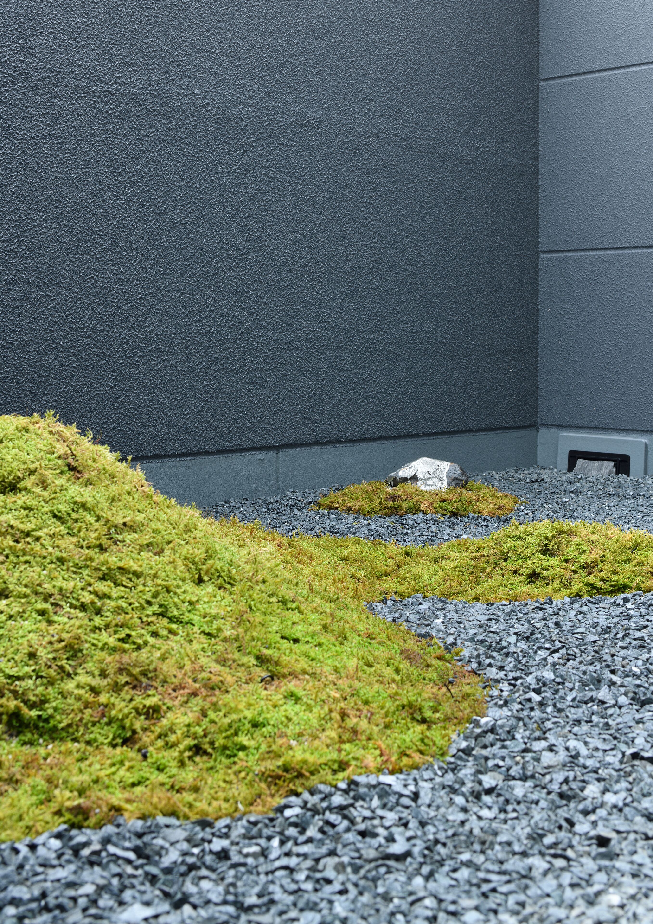 deluxe king with private garden | balcony view