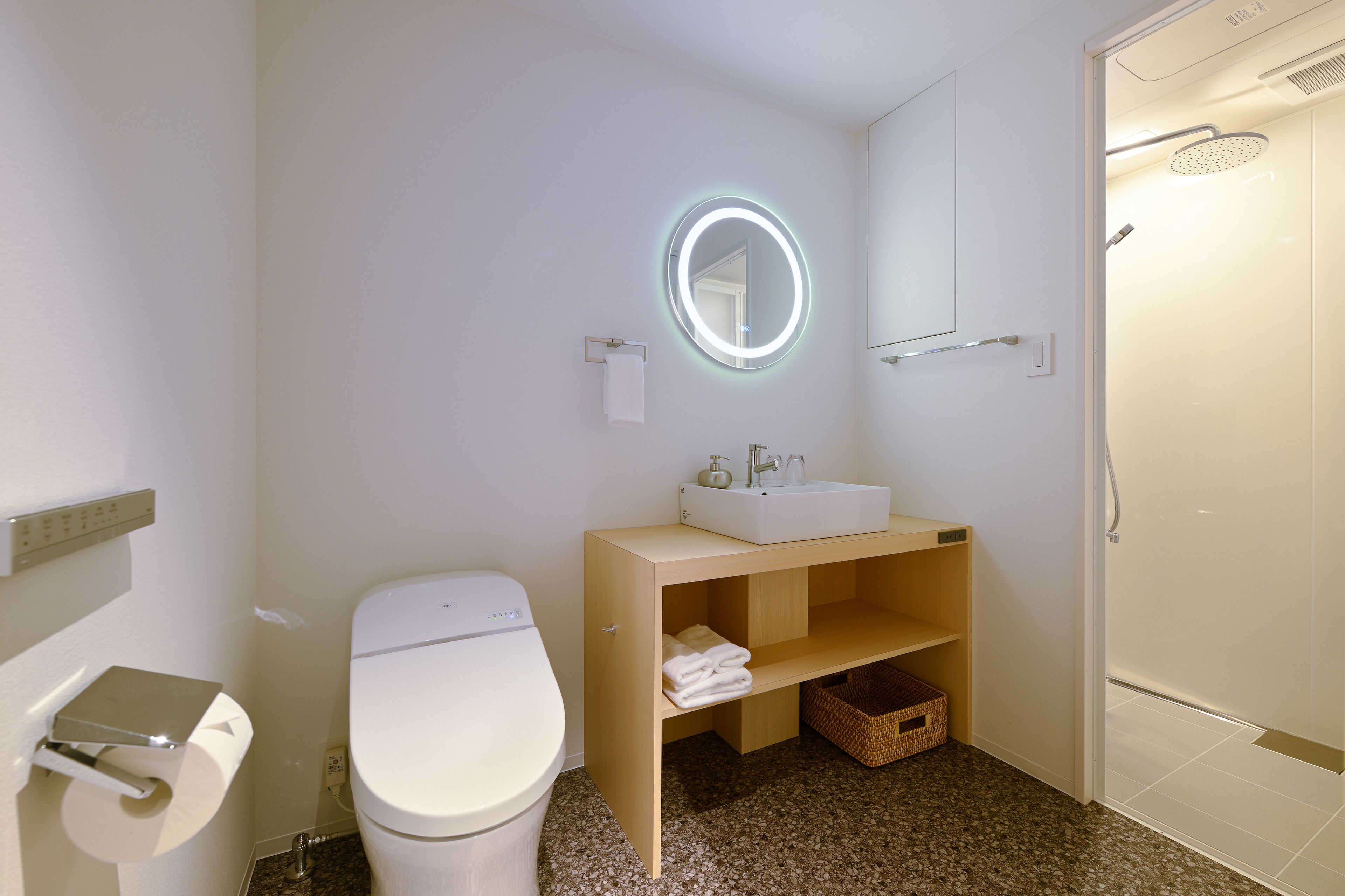 superior king, garden view | bathroom | free toiletries, hair dryer, bathrobes, slippers