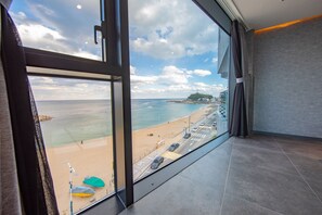View from room - W Spa Pension (Sokcho)