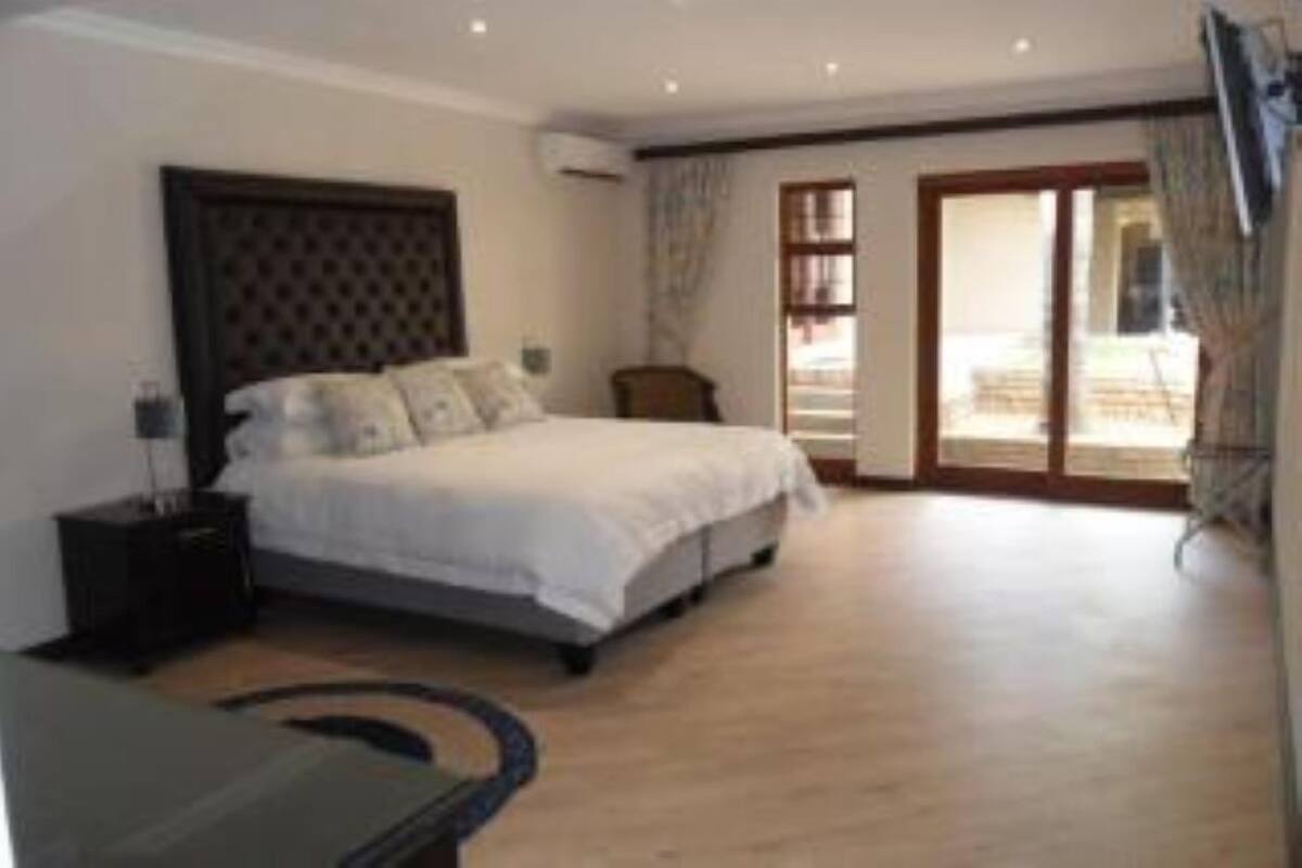 Hypo-allergenic bedding, in-room safe, individually decorated