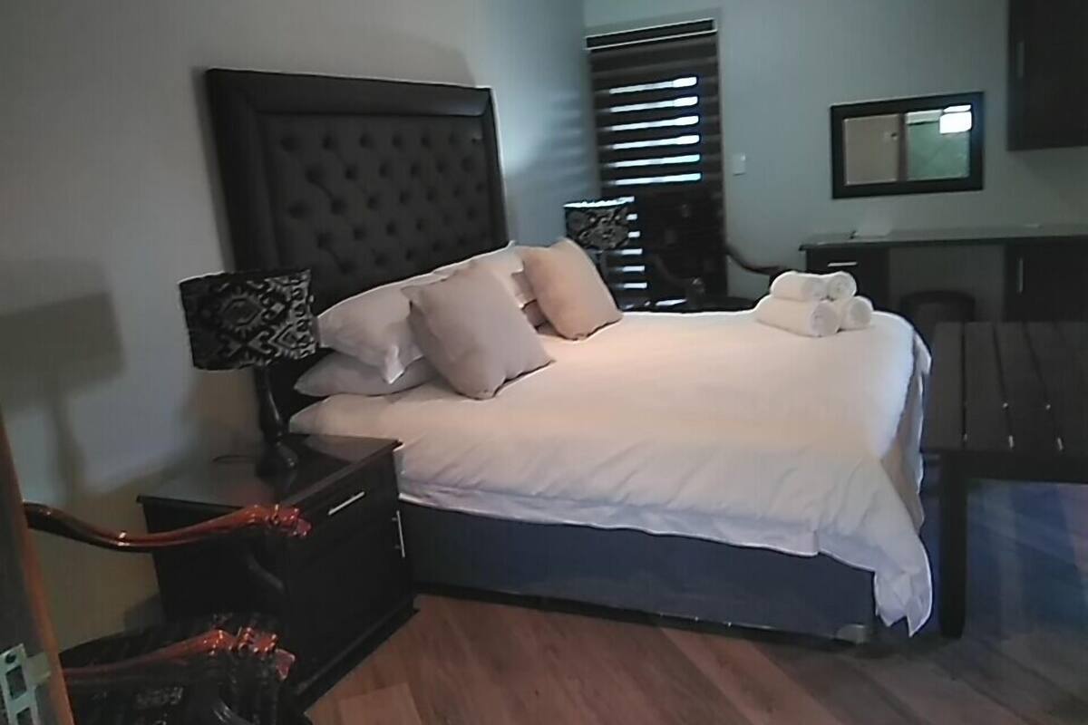 Hypo-allergenic bedding, in-room safe, individually decorated