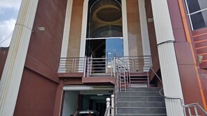 Exterior - Super OYO 2574 Z Suites Hotel (Medan)