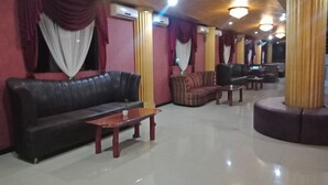 Lobby - Super OYO 2574 Z Suites Hotel (Medan)