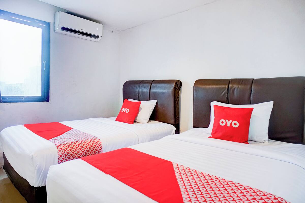 Deluxe Twin Room | Laptop workspace, free WiFi