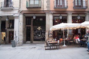 Outdoor dining - MADRID. T64 VacaHome Management (Madrid)