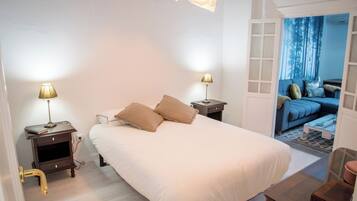 3 slaapkamers, een strijkplank/strijkijzer, wifi, beddengoed