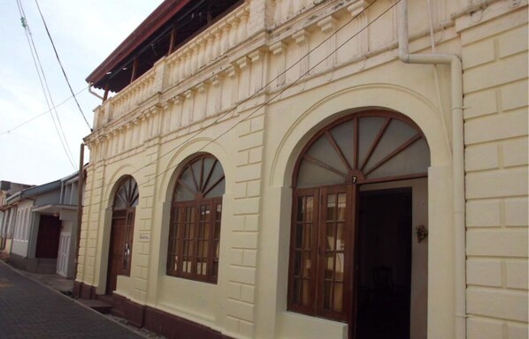 واجهة المنشأة