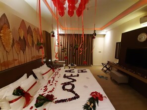 Minibar, in-room safe, iron/ironing board, free WiFi - Qasr Alshamal Hotel (Arar)