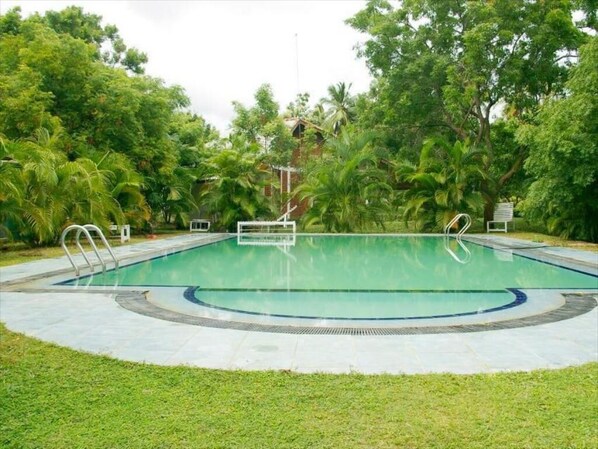 Indoor pool - new royal green garden hotel (Puttalam)