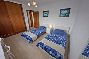 2 bedrooms, in-room safe, iron/ironing board, free WiFi