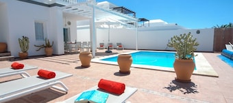 Splendid Costa Teguise Villa | 4 Bedrooms | Casa Angelica | Walking Distance to.