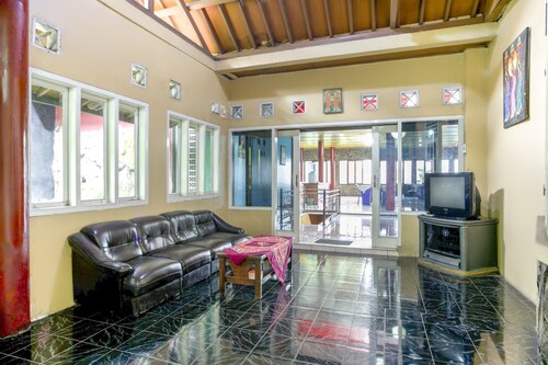 Hotel O Karya Nunggal Asri