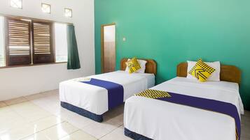 Economy Twin Room | Desk, free WiFi, bed sheets