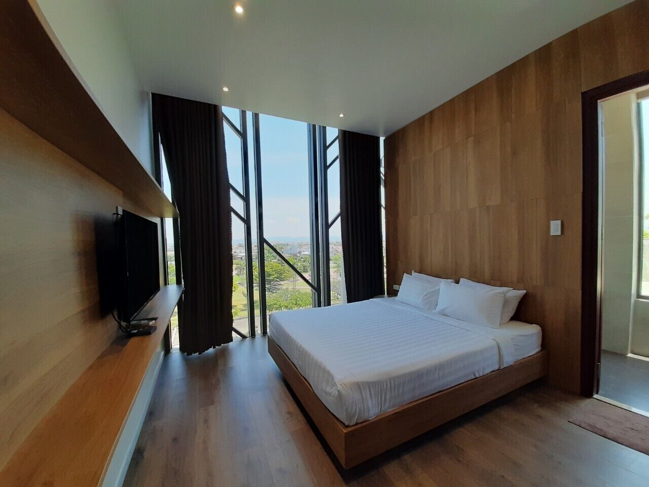 华丽双人房 | 迷你吧、办公桌、笔记本电脑工作区、熨斗/熨板