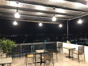 Daily continental breakfast (VND 50000 per person)