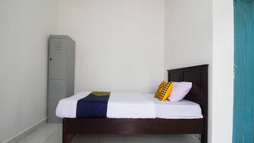 Economy Double Room | Bed sheets