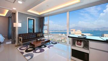 P402_Spa | Living area | 43-inch LED TV with digital channels, TV, heated floors
