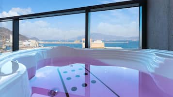 P301_Spa | Jetted tub