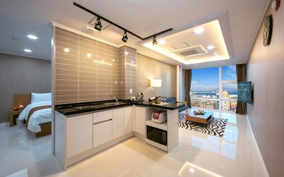 Yeosu Paradise Spa Pension