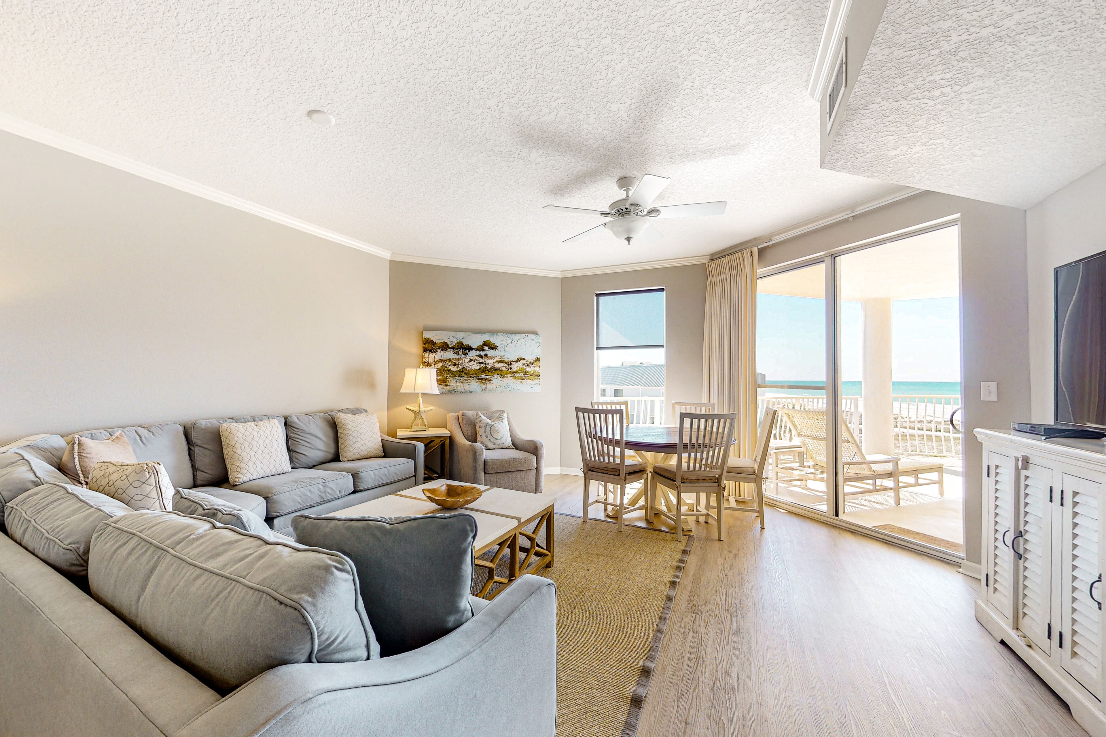 3rd-floor condo with sauna, gym, pool, tennis & pickleball, conference room