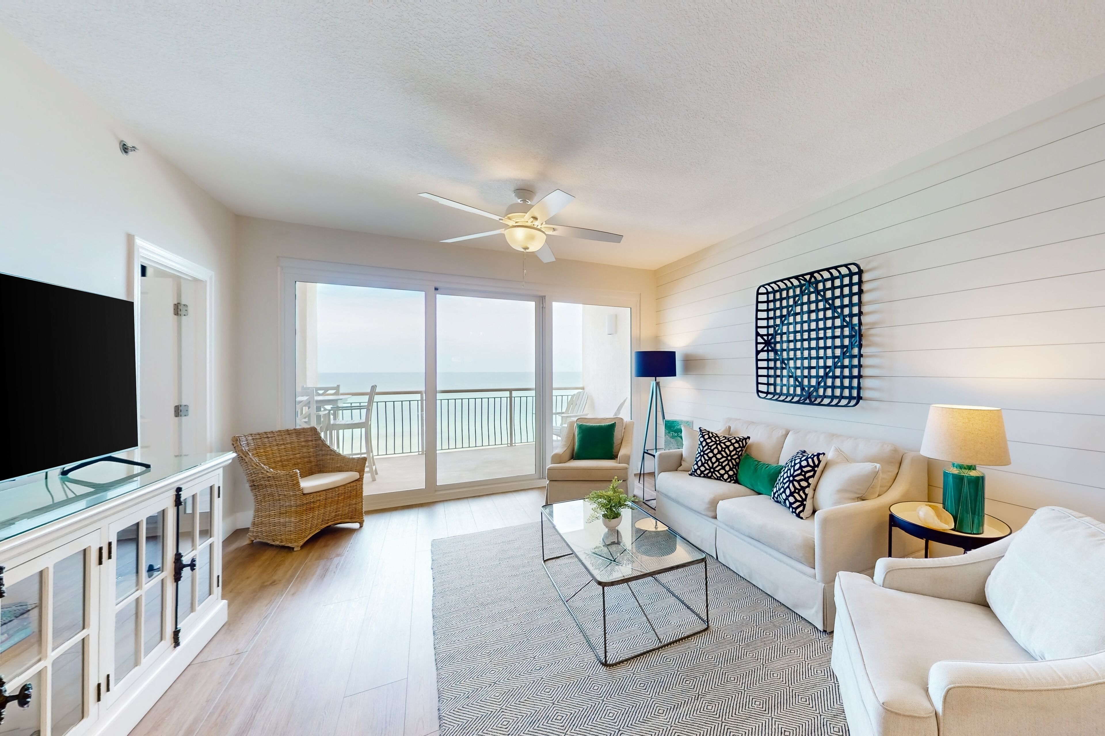 Beachfront condo with scenic balcony, hot tub, lagoon-style pool & pickleball