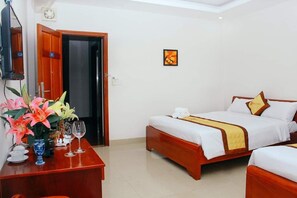 Deluxe Triple Room | Minibar, free WiFi - Bostand 2 Hotel Da Nang (Da Nang)