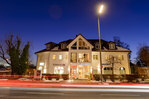 Exterior - Hotel Landhaus Ambiente (Munich)