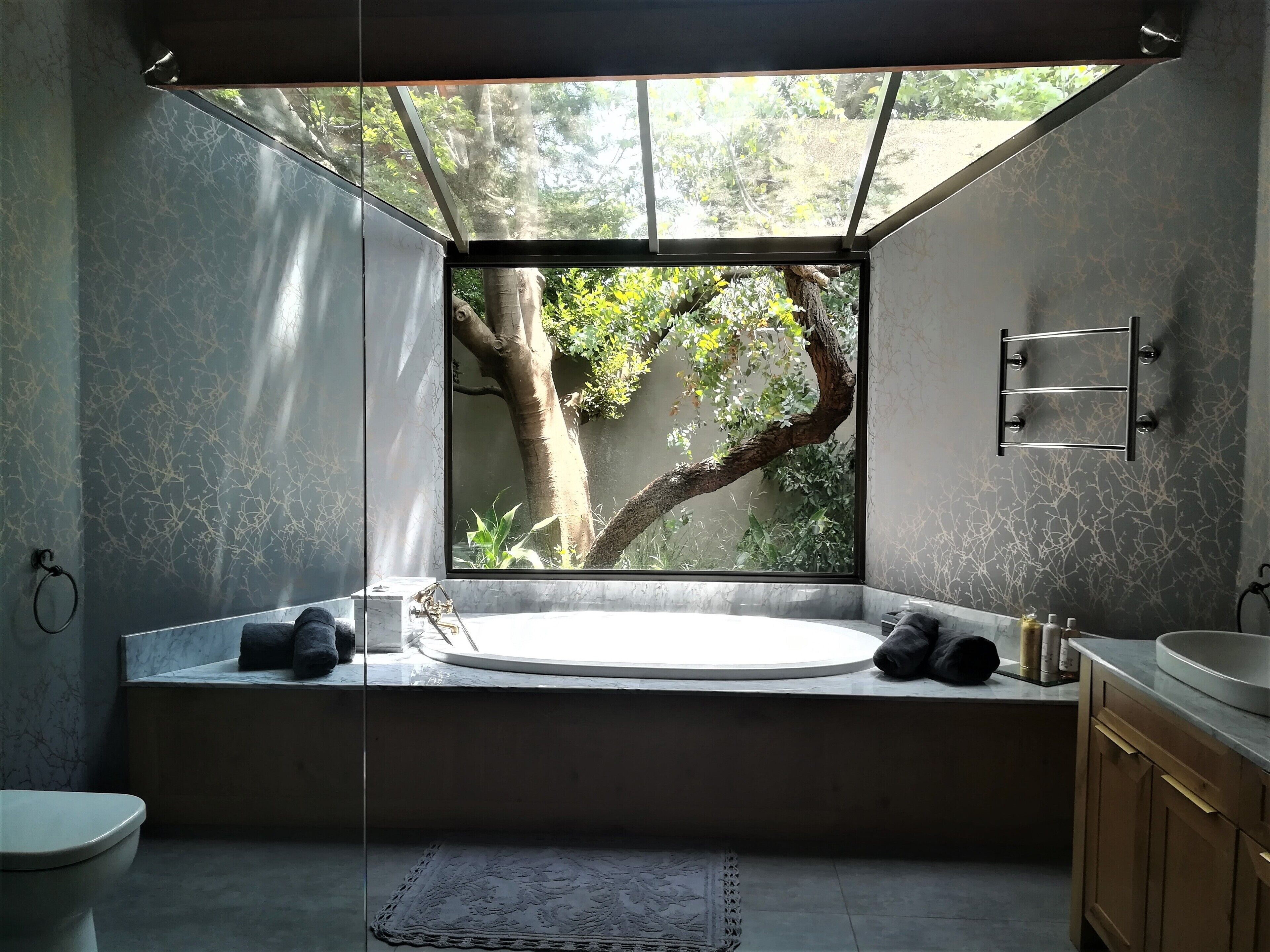 Camera Luxury (KTP) | Bagno | Doccia, asciugacapelli, asciugamani