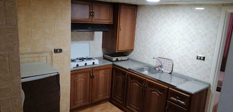 Apartment, 2 Bedrooms | Private kitchen | Fridge