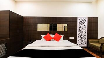 Iron/ironing board, free WiFi