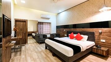 Iron/ironing board, free WiFi