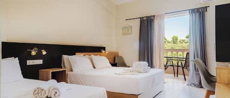 1 Schlafzimmer, Zimmersafe, Schreibtisch, Bügeleisen/Bügelbrett