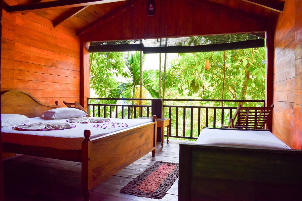 Standard Cabin, 1 Bedroom, Non Smoking, River View | Individually decorated, individually furnished, iron/ironing board