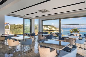 Breakfast, lunch, brunch served; Italian cuisine, ocean views 