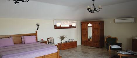 18 bedrooms, internet