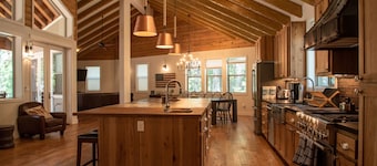 School Street Cabin + Bunkhouse + "Pods above Creek" Retreat