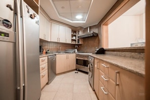 Deluxe Apartment, 1 Bedroom | Private kitchen