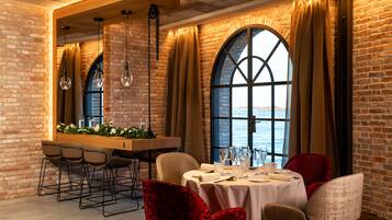 Serveert lunch en diner
