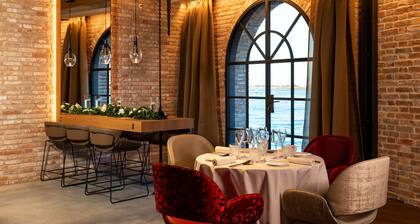 NH Collection Venezia Murano Villa