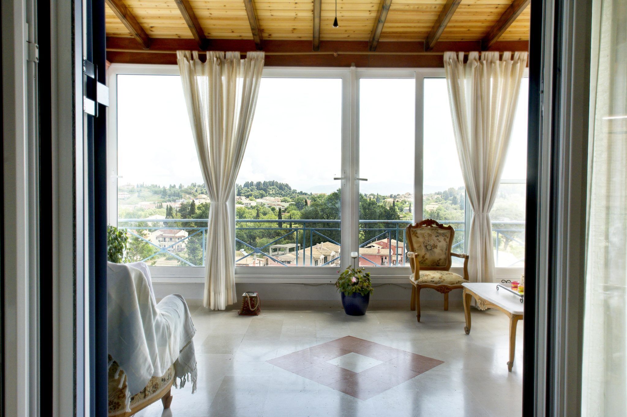 Apartment | Living area | Flat-screen TV, fireplace