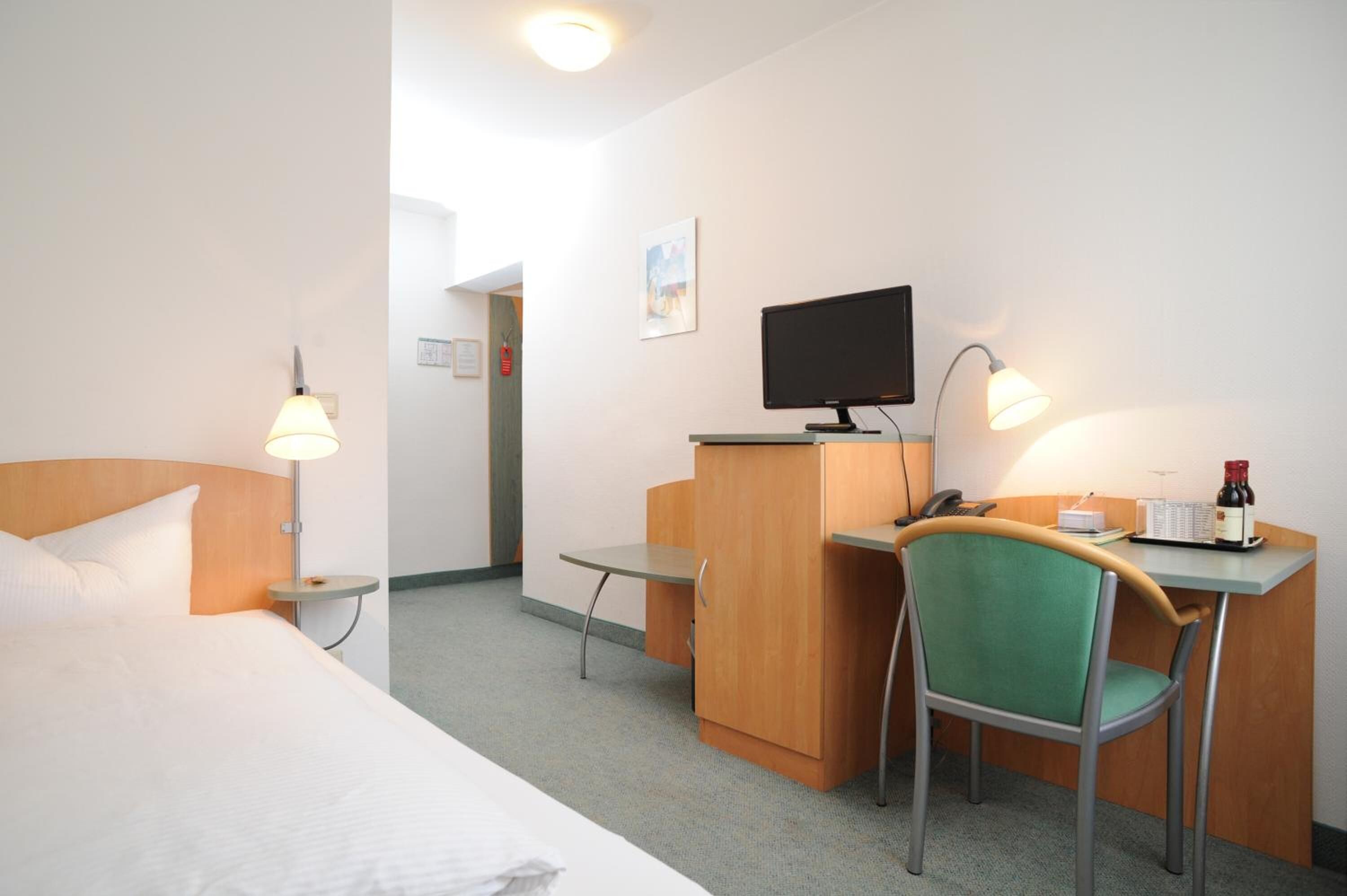 Minibar, desk, laptop workspace, WiFi (free)