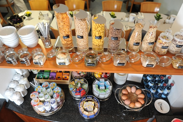 Frukostbuffé varje dag mot avgift